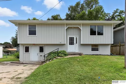 905 6th St, Glenwood, IA 51534