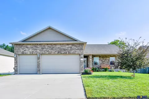 735 Prairie Clover Ln, Bennet, NE 68317