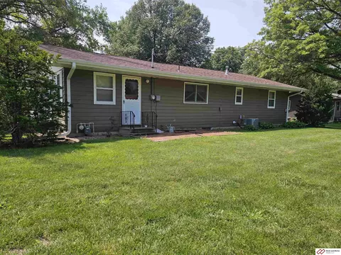 Exterior - 1722 Summit St, Beatrice, NE 68310 photo 3 of 3