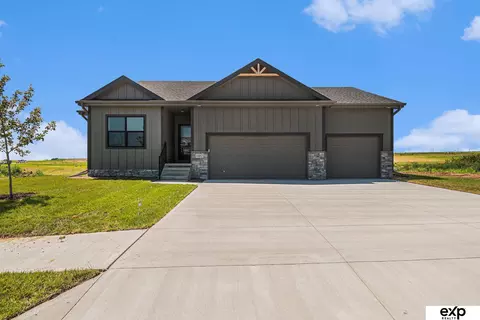 11011 S 218 St, Gretna, NE 68028