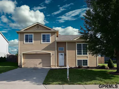 18704 Washington St, Omaha, NE 68135