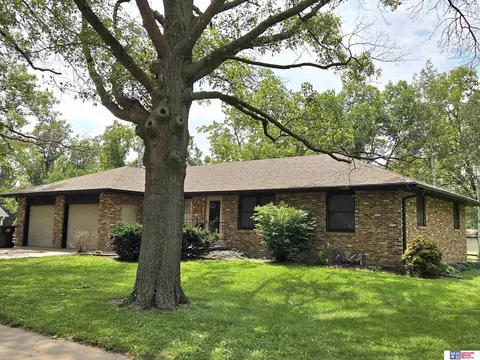 815 N 16th St, Beatrice, NE 68310