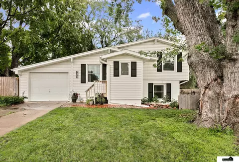 7301 Holdrege St, Lincoln, NE 68505