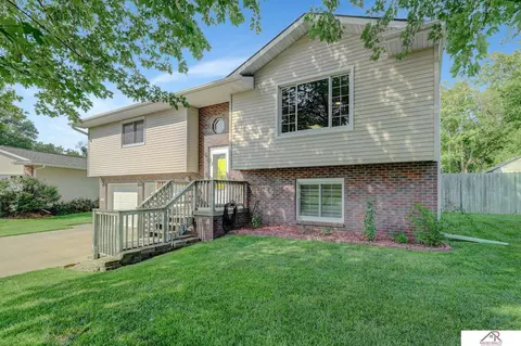 740 Goldenrod Ct, Crete, NE 68333
