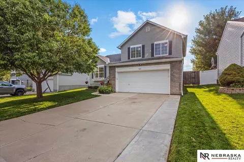 8614 N 155th St, Bennington, NE 68007