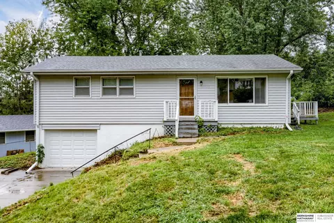 7723 Evans St, Omaha, NE 68134