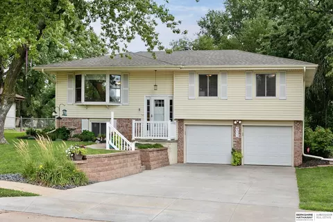 4211 N 94th St, Omaha, NE 68134