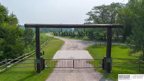 260 S Woodland Ct, Fremont, NE 68025