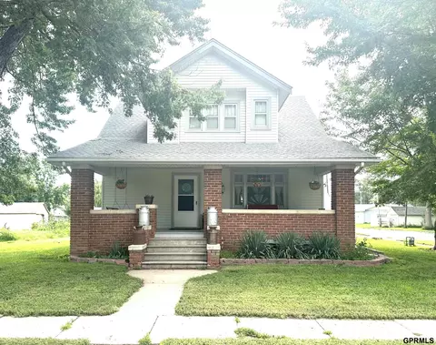 300 N Maple St, Davenport, NE 68335