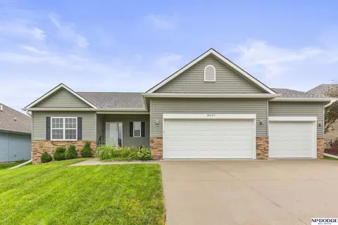 14607 Laurel Ave, Omaha, NE 68116