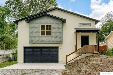 117 W Edwin St, Ceresco, NE 68017