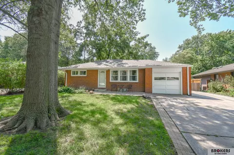 3045 N 68 St, Lincoln, NE 68507