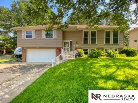 1311 S 162nd Ave, Omaha, NE 68130
