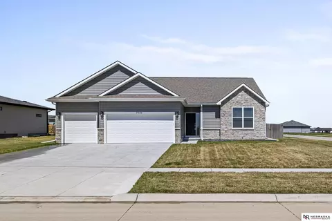 7530 Augustine Ave, Lincoln, NE 68516