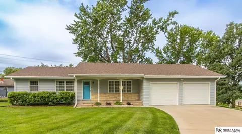 10604 Yort Cir, Omaha, NE 68134