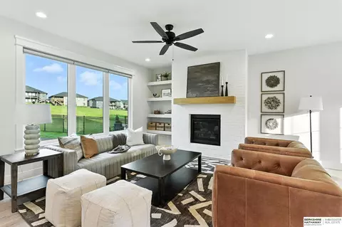 2525 N 187th Cir, Elkhorn, NE 68022