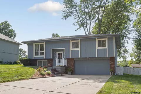 2210 N 141st Ave, Omaha, NE 68164