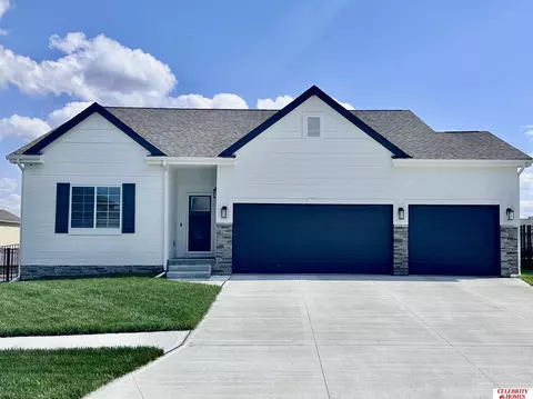 8619 S 178 St, Omaha, NE 68136