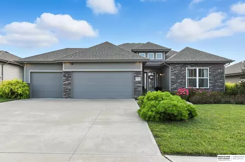 1417 S 208 St, Elkhorn, NE 68022