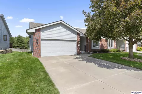13318 Hillsborough Dr, Omaha, NE 68164