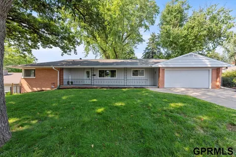 4924 Evans St, Omaha, NE 68104
