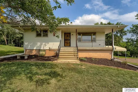 8609 S 13th St, Bellevue, NE 68147