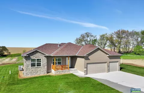 2285 SW 50th St, Lincoln, NE 68522