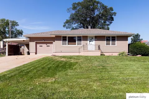 5604 Woodlawn Ave, Ralston, NE 68127