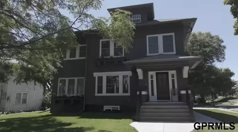 2205 S 24 St, Lincoln, NE 68502