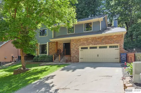 828 Hidden Hills Dr, Bellevue, NE 68005