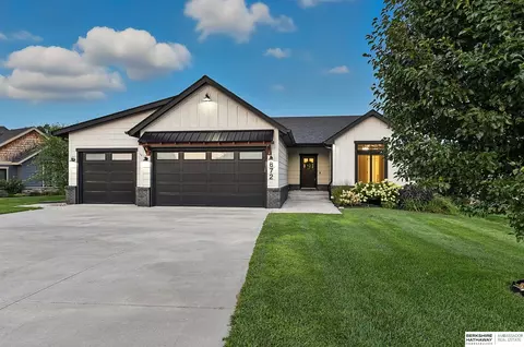 872 N 18th Ave, Blair, NE 68008