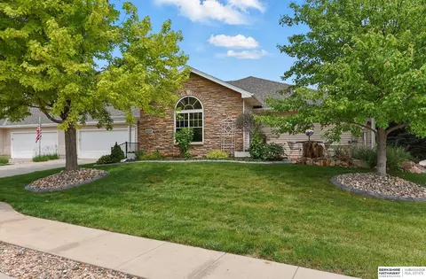 16106 Tucker Ct, Bennington, NE 68007
