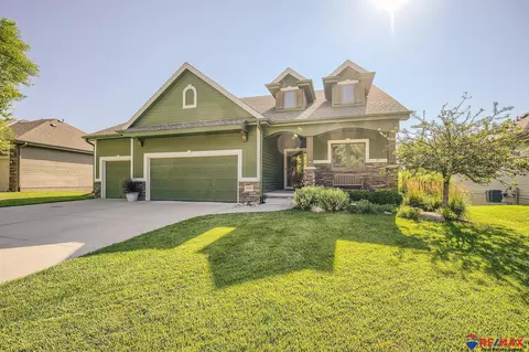 12369 S 73rd Ave, Papillion, NE 68046