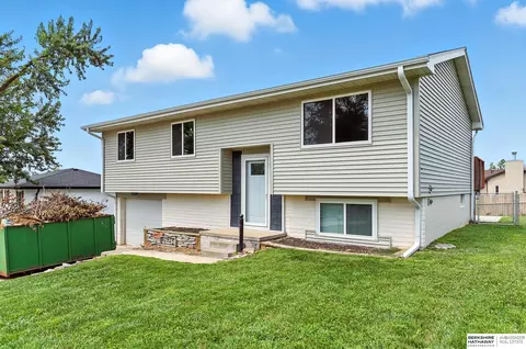 21214 Welsh Rd, Omaha, NE 68022