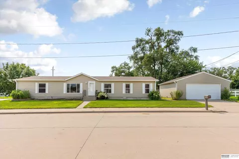 312 N 41st St, Council Bluffs, IA 51501