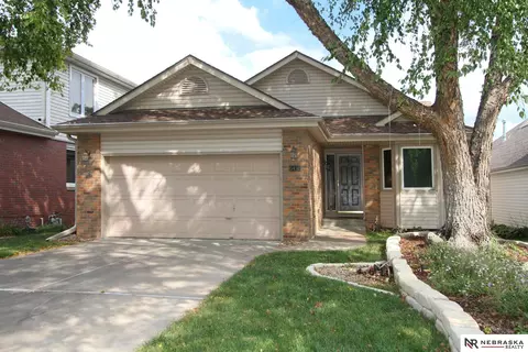 6432 Westminster Ct, Lincoln, NE 68510