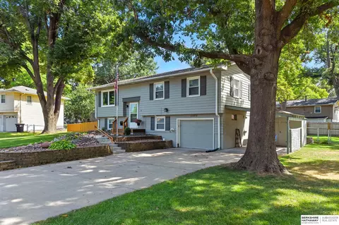 11005 Spring St, Omaha, NE 68144