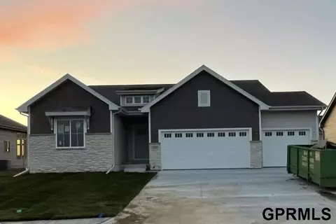 6303 S 200 Ave, Omaha, NE 68135