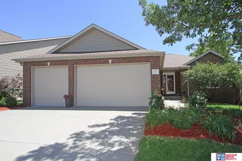 6238 S 82nd St, Lincoln, NE 68516