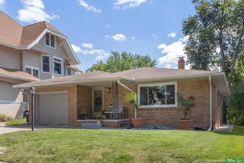 4917 Cass St, Omaha, NE 68132