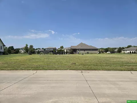 1743 N Deer Run, Fremont, NE 68025