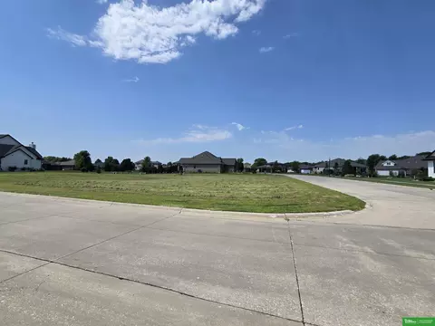 1755 N Deer Run, Fremont, NE 68025