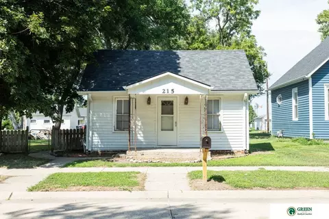 215 N Burlington Ave, York, NE 68467