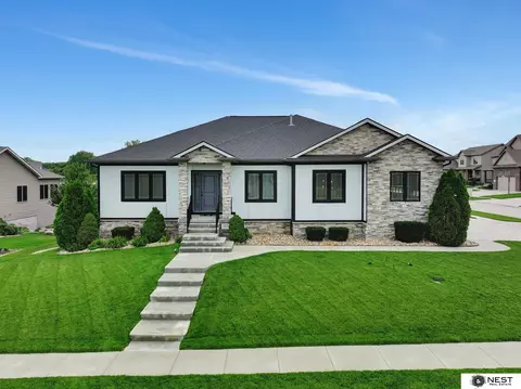 1015 N 100th St, Lincoln, NE 68527