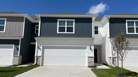 16616 Bondesson St, Bennington, NE 68007
