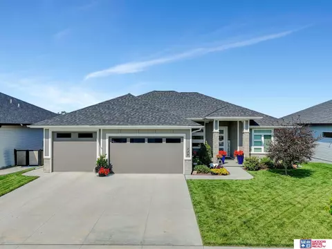 339 N 104th St, Lincoln, NE 68527