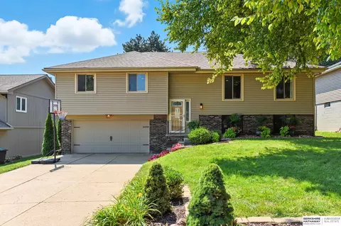 15457 Harney St, Omaha, NE 68154