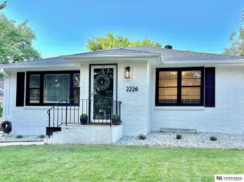 2226 Smith St, Lincoln, NE 68502
