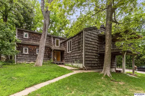 308 Basswood Ct, Bellevue, NE 68005