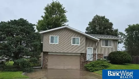 4000 Duxhall Dr, Lincoln, NE 68516
